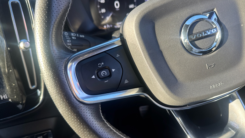 Volvo Xc40 1.5 T3 [163] R DESIGN 5dr Geartronic Petrol Estate